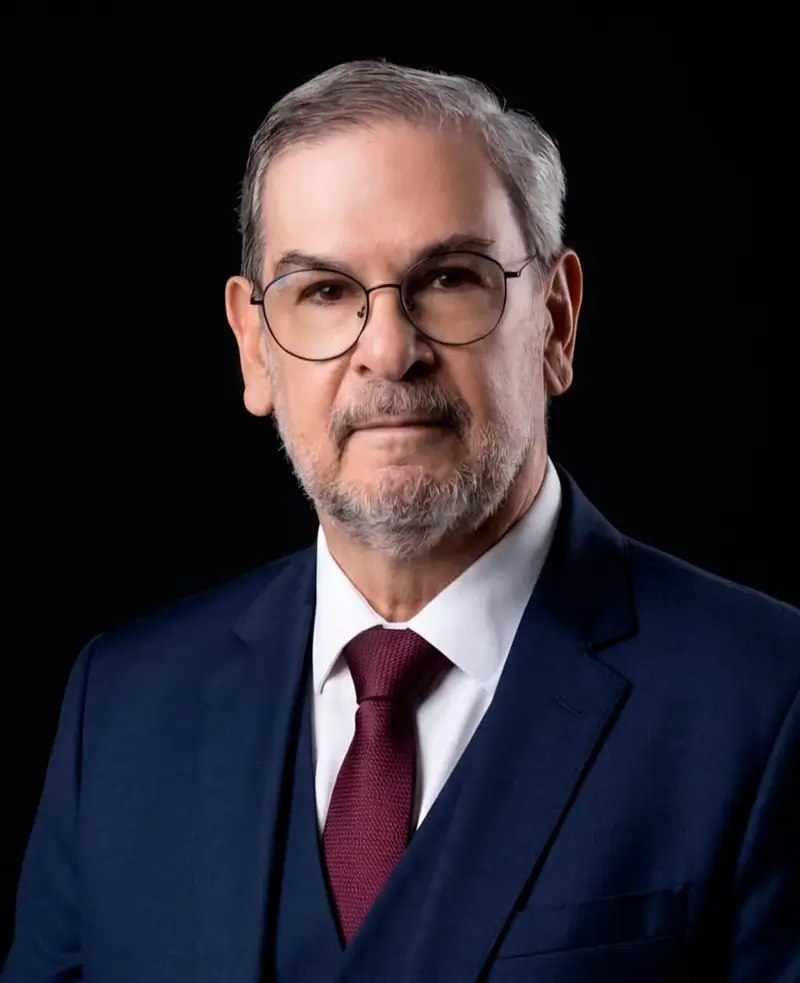 Álvaro Gärtner Posada, miembro de número de la Academia Colombiana de Historia.