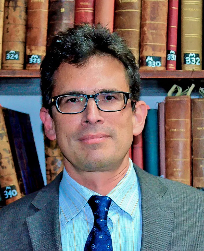 Retrato del académico Roger Pita Pico, miembro de la Academia Colombiana de Historia.